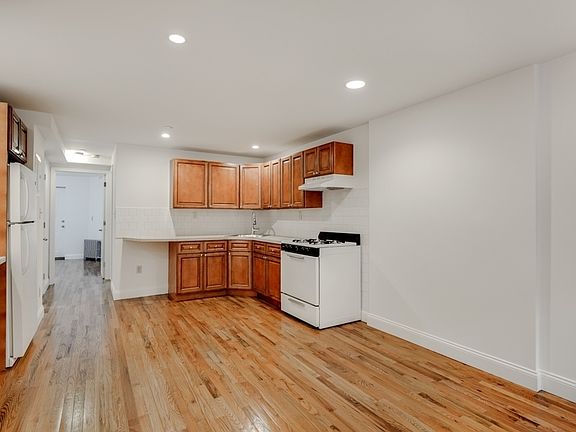 5th image of 70 Clifton Pl APT 1