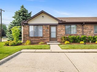 30788 Quinkert St #40, Roseville, MI 48066