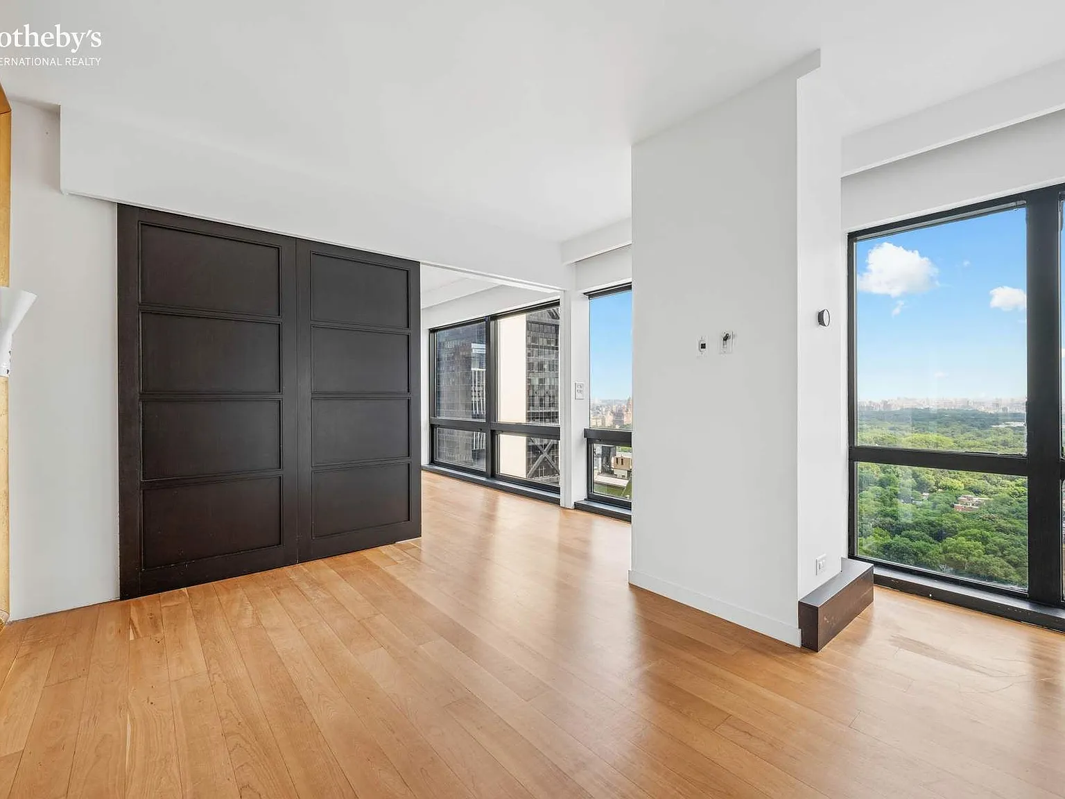 721 5th Avenue — Photo 3
