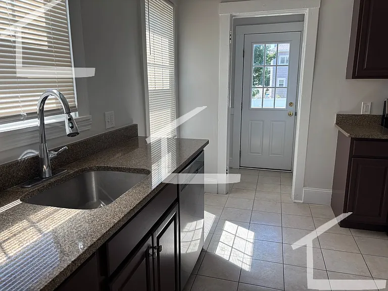32 Matchett St #1B — Photo 6