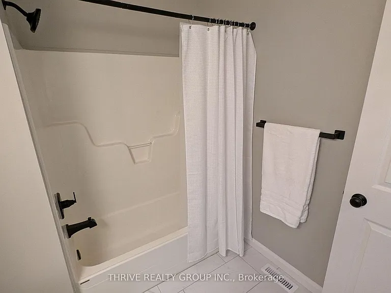 609 Colborne St #2 — Photo 16