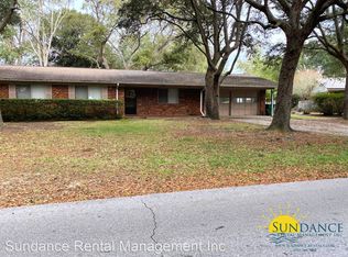 66 Meigs Dr, Shalimar, FL 32579