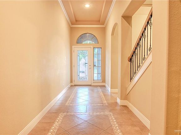 2nd image of 1916 Seagull Ln