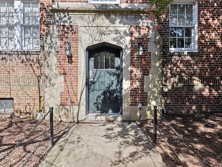 349 W Bute St — Photo 11