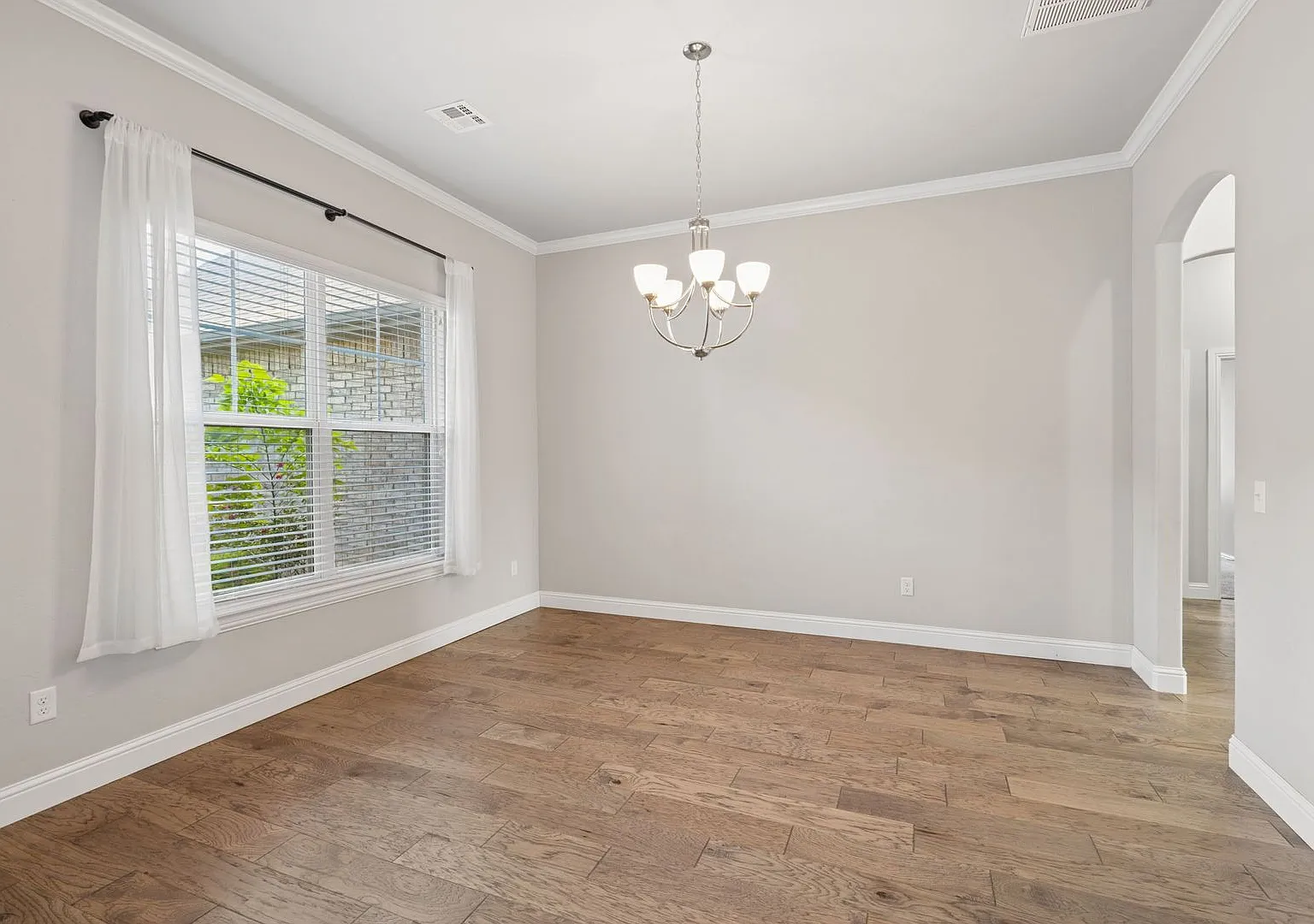 5709 Asheville Way — Photo 4