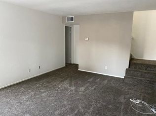 689 W Ashlan Ave #102, Clovis, CA 93612