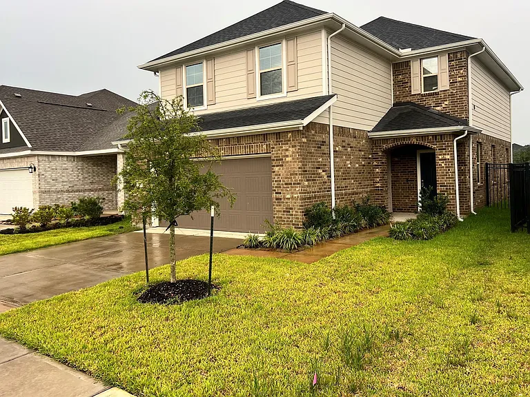 27103 Blue Pool Dr — Photo 2
