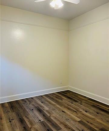 4th image of 4836 Banks St