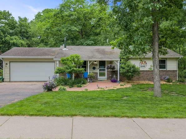 1720 Algonquin Dr, Baraboo, WI 53913
