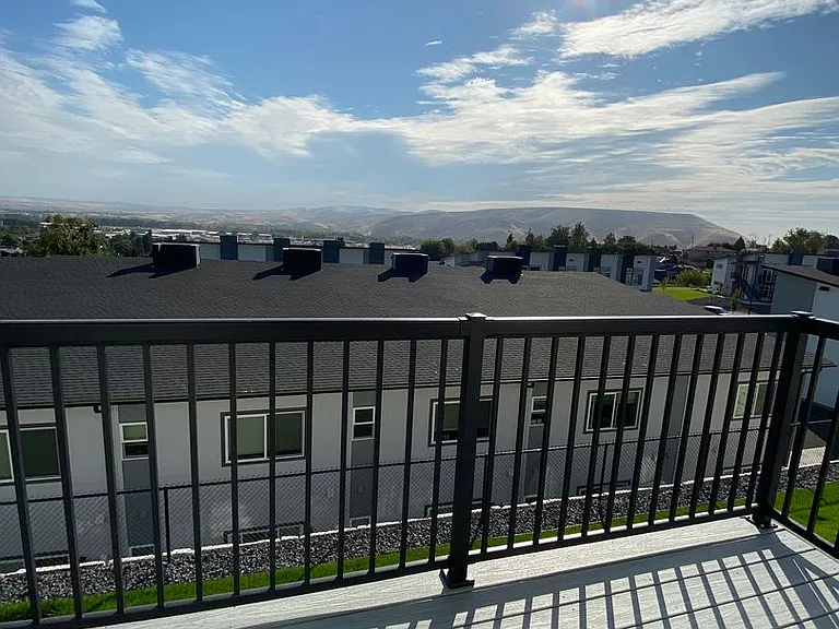 200 Canyon Pkwy — Photo 10