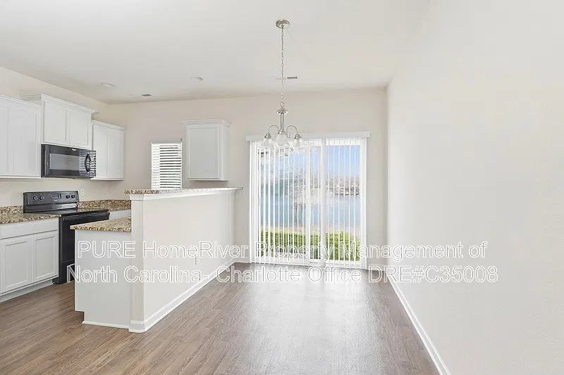 4 bed, 3.0 bath, 1661 sqft, $1,849 — Photo 3