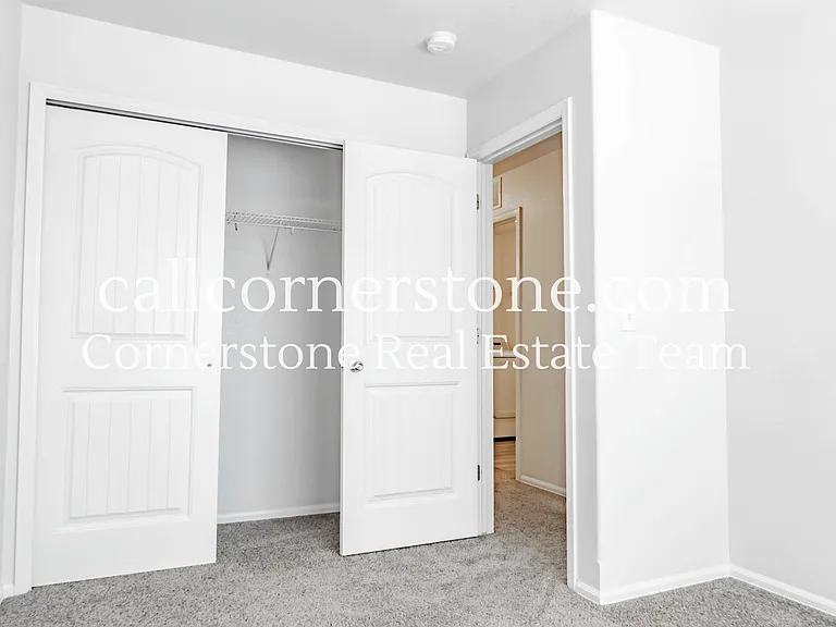 2138 Phillips Aly — Photo 10