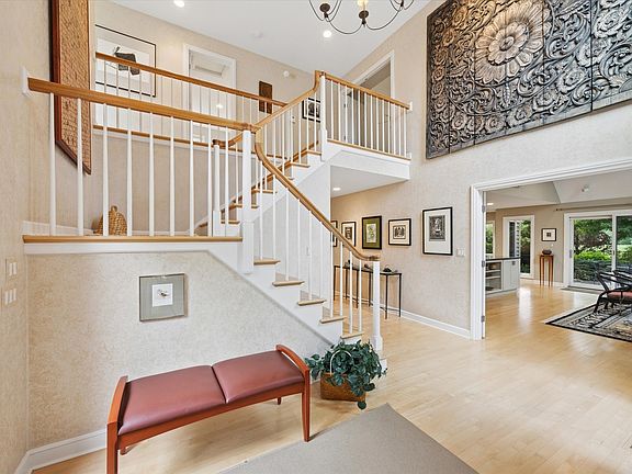 4th image of 1208 Fox Trail Ct