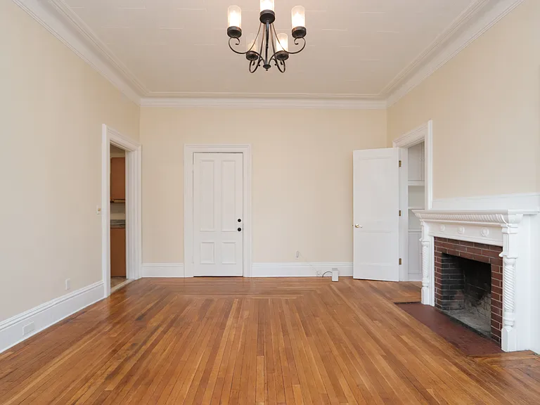 1851 Northampton St #1L — Photo 6