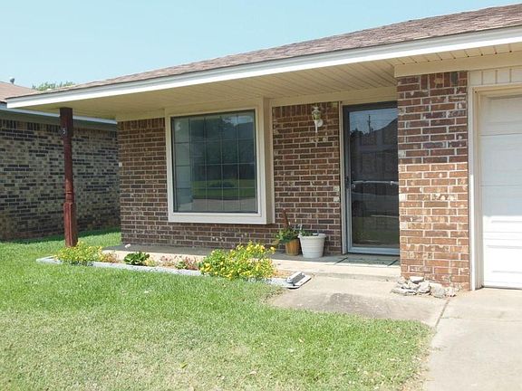 3rd image of 35 Hillcrest Dr
