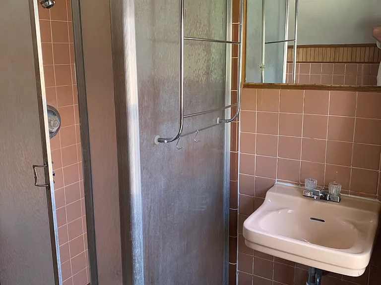 611 Cliff St — Photo 2
