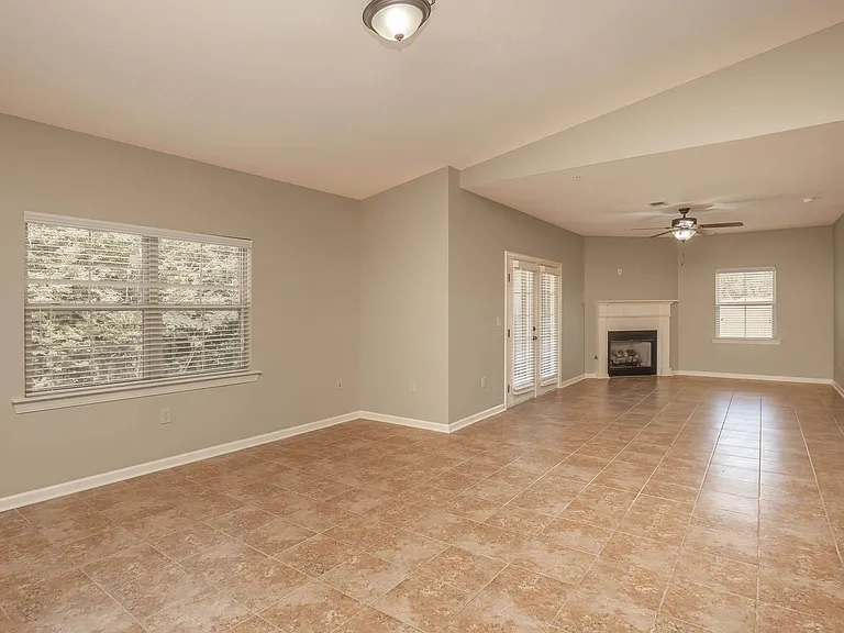 Stonewater Place Apartments — Photo 32
