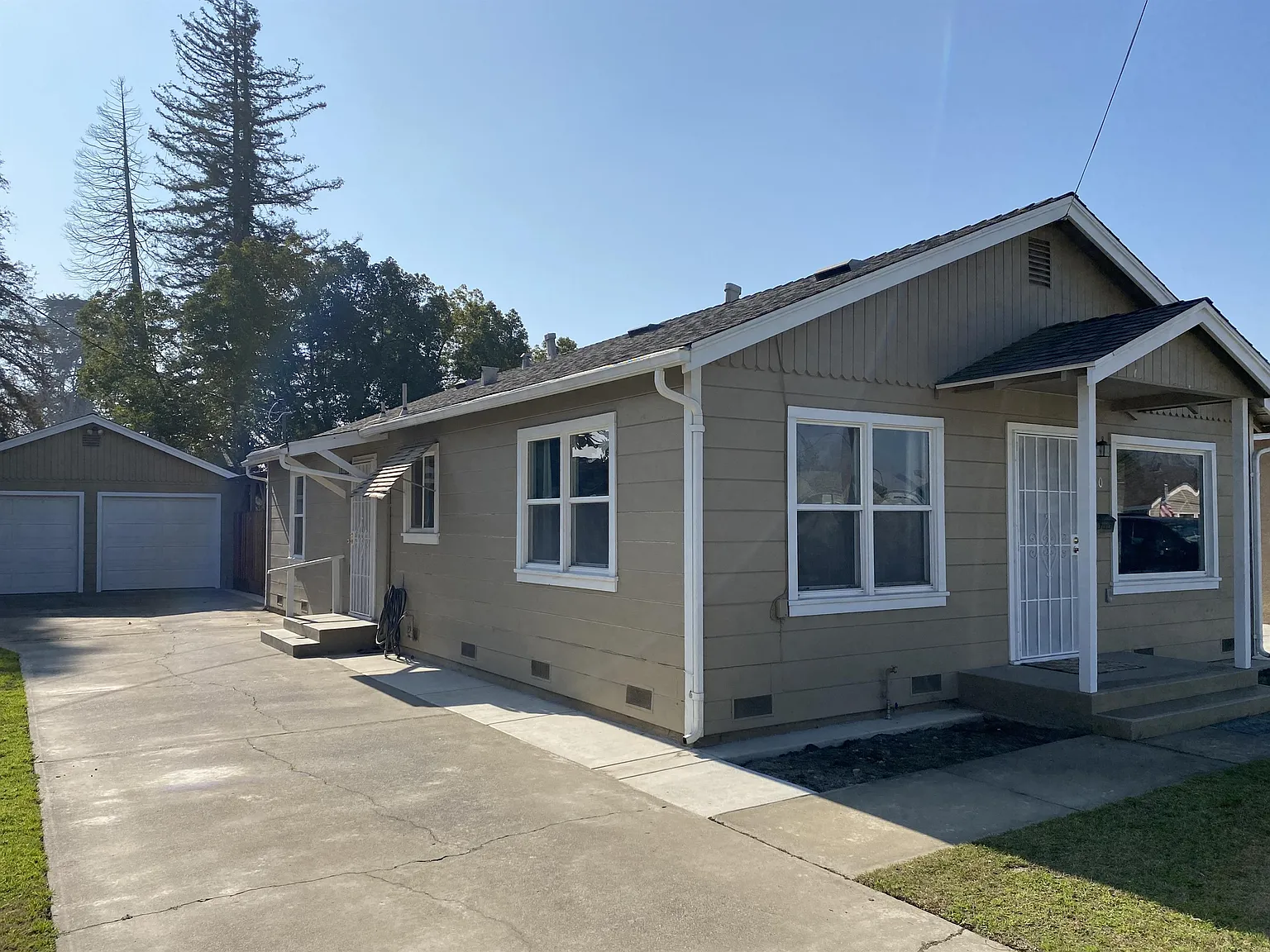 720 Julian St photo 1