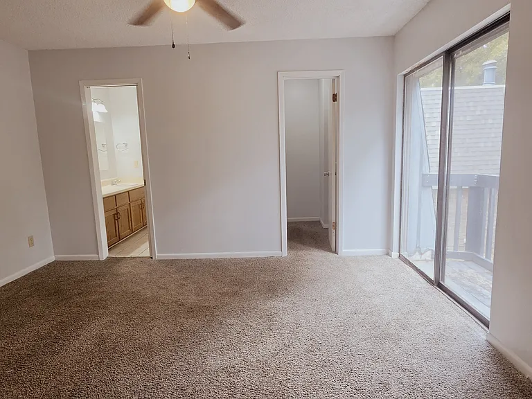 2301 Michigan Ave #11 — Photo 16