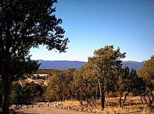 8 Holiday Dr, Tijeras, NM 87059