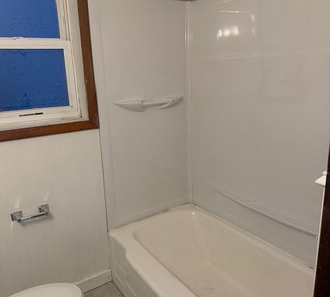 5th image of 242 Delaware St #1