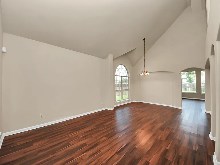 530 Majestic Ridge Dr — Photo 28