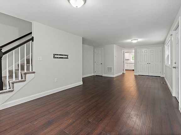 5th image of 10 Temple Pl #8