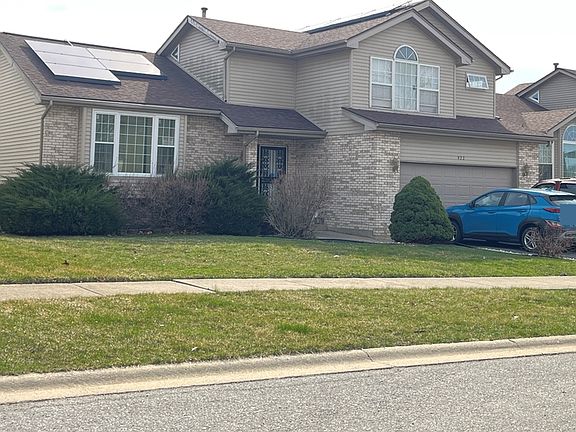 3rd image of 922 Laura Ln