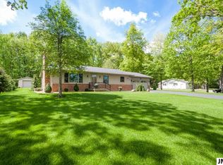 10110 Resort Rd, Pleasant Lake, MI 49272