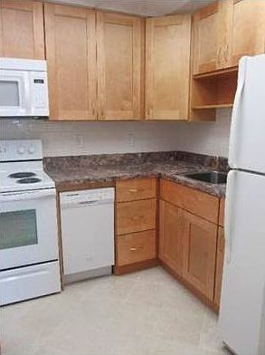 2nd image of 5495 NE 25th Ave APT 406
