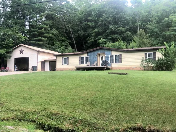 240 Michaelis Rd, Marietta, OH 45750