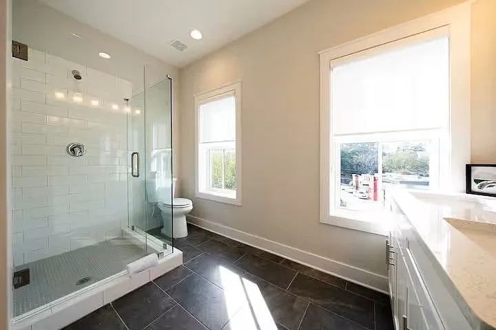 3 bed, 3.5 bath, 2477 sqft, $3,900 — Photo 4