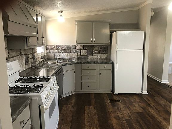 5th image of 183 Rose St