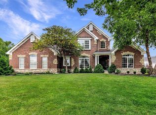 520 Keswick Dr, Lake Saint Louis, MO 63367