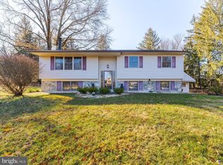 3210 Hogarth Ln, Collegeville, PA 19426