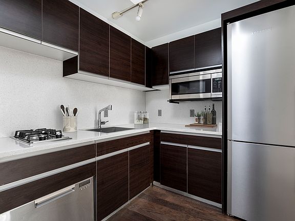 4th image of 116 John St APT 3102