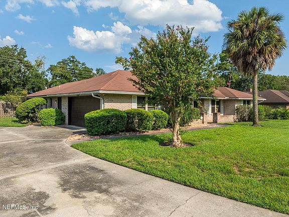 5th image of 345 PERTHSHIRE Drive
