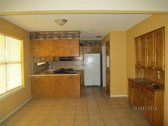 4th image of 4302 Bruce Dr