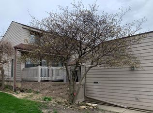 834 La Pointe Dr #834, Bourbonnais, IL 60914