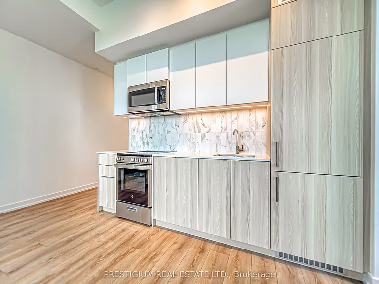 500 Dupont St #303 — Photo 11