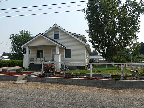 4th image of 1541 Maple St