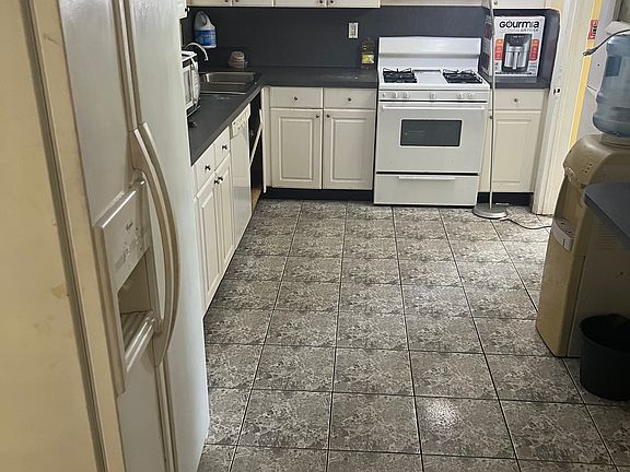 2nd image of 3941 NW 207th Ln