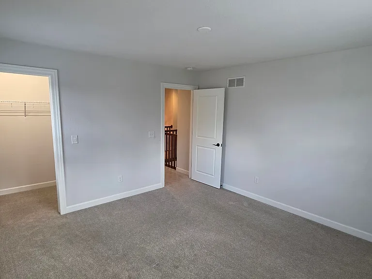 W239N3743 River Birch Ct — Photo 26