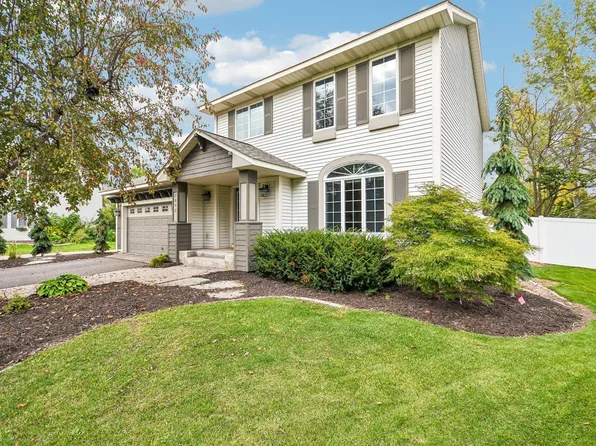1075 Fallbrook Ln, Woodbury, MN 55125