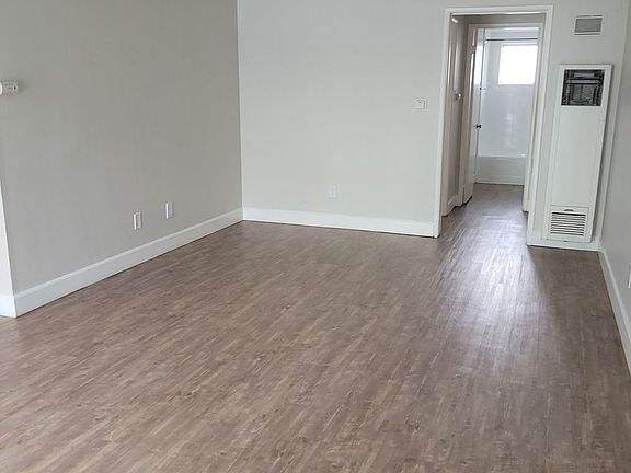 3rd image of 311 E Clifton Ave APT 4