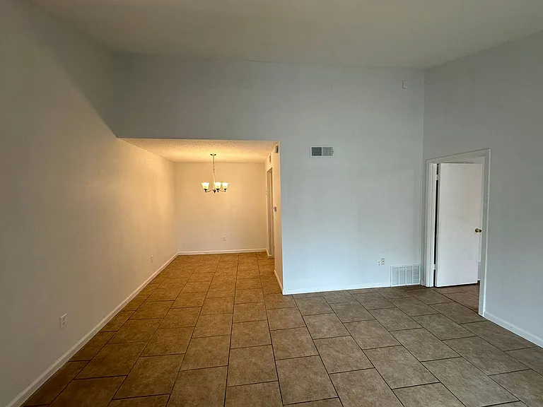 635 Patterson St #2 — Photo 2