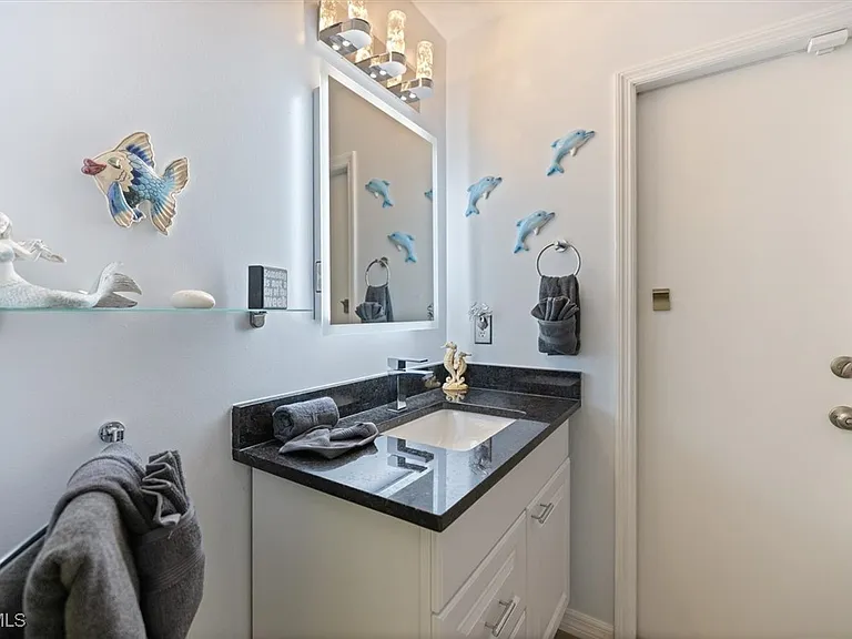 4516 SW 21st Pl — Photo 44