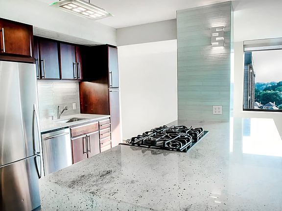 5th image of 9060 Palisade Ave #1210
