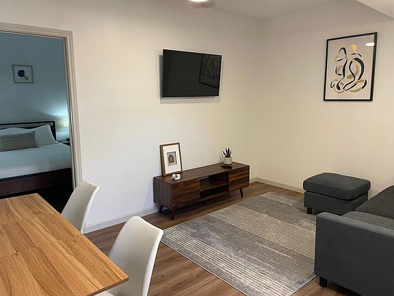 3rd image of 216 S Devine St APT 10
