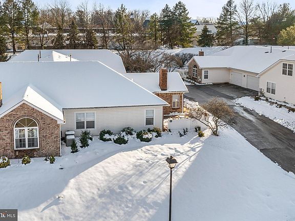 4th image of 141 Village Way #6A